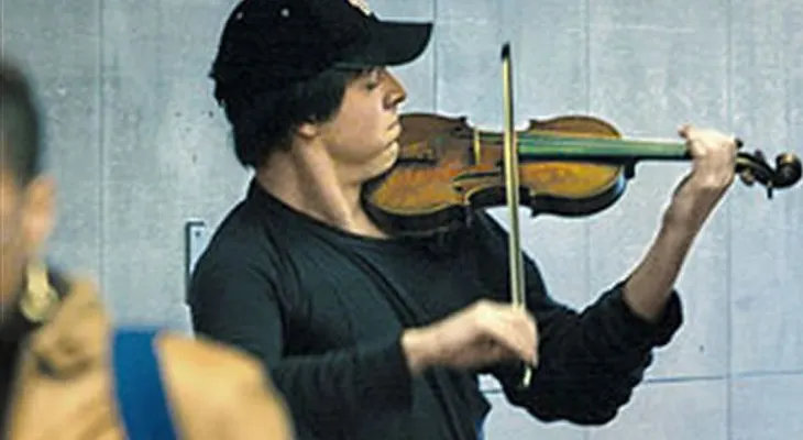 Logran aliviar el cáncer a niños tocando violín y maracas
