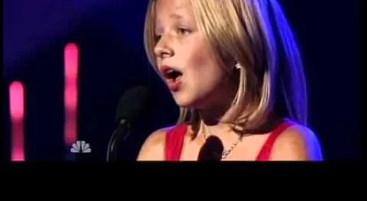 Una niña de 9 años que asombra cantando ópera