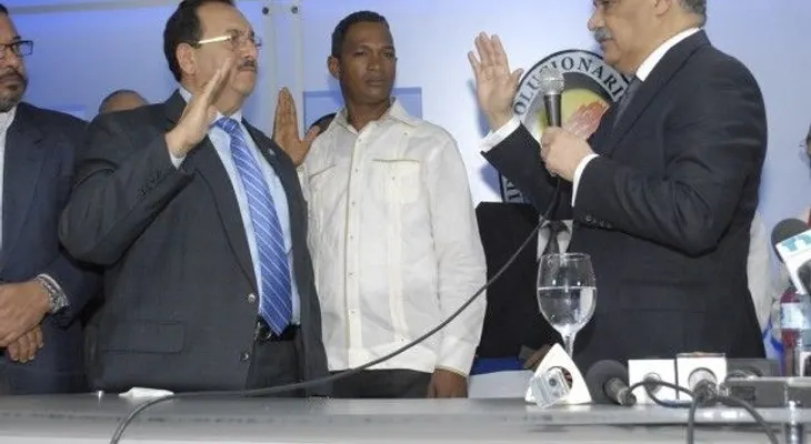 Un diputado y un alcalde de Hato Mayor regresan del PRM al PRD