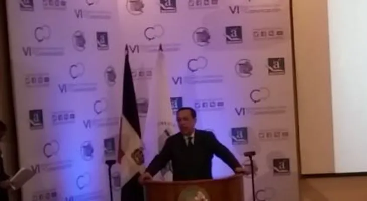 Gobernador BC, Valdez Albizu niega escasez dólar; dice mercado de divisas es estable