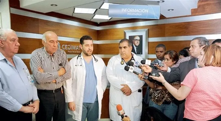 Ingresan Juan Bolívar Díaz en Plaza de la Salud tras sufrir accidente; médicos dicen está estable