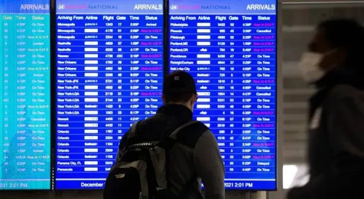Oleada de cancelaciones de vuelos por quinto día, con 2,450 en todo el mundo