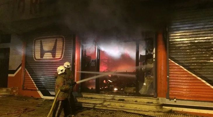  Muere bombero Darinel De La Cruz, en medio de incendio en SFM 