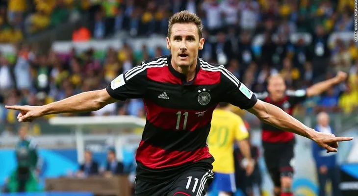 Se retira Miroslav Klose, máximo goleador de los mundiales