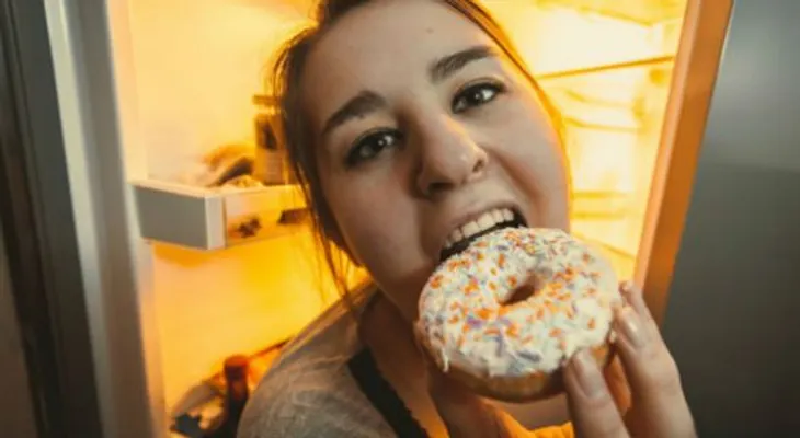 ¿Padeces del síndrome de alimentación nocturna?