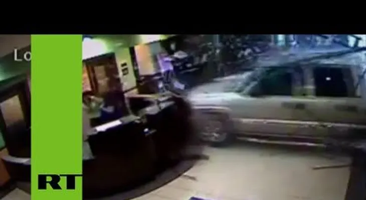 Destruye el lobby de un hotel por una factura injusta