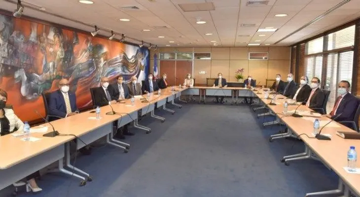 El Banco Central se reúne con representantes de la ABA, ABANCORD y LIDAAPI