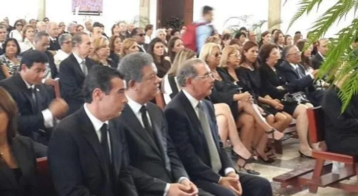 Danilo Medina y Leonel  asisten a misa restos Poppy Bermúdez