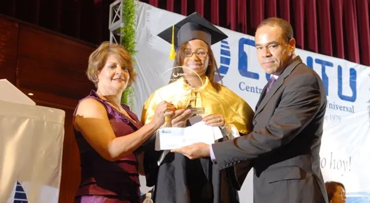 CENTU Celebró Trigésima  Novena Graduación Ordinaria