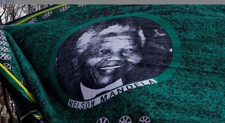 Familia visita a Mandela en el hospital
