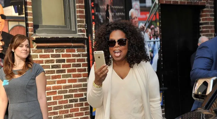 ¿Quién es mejor socia para hacer negocios, Kim Kardashian u Oprah Winfrey?