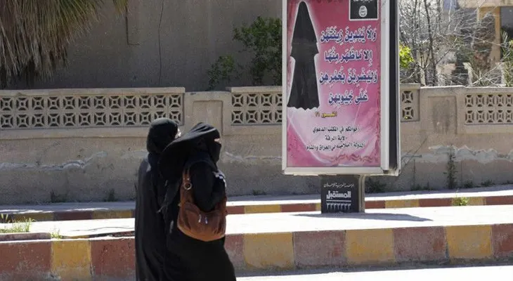 Siria: el EI cierra clínicas femeninas y amenaza a los ginecólogos de Raqqa