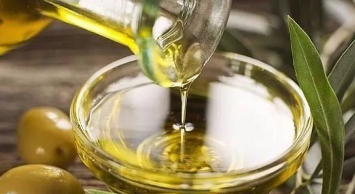 El aceite de oliva es vital para mantenerse joven