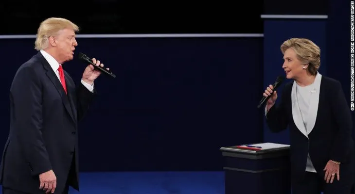 Pew: Clinton lidera entre latinos por amplio margen