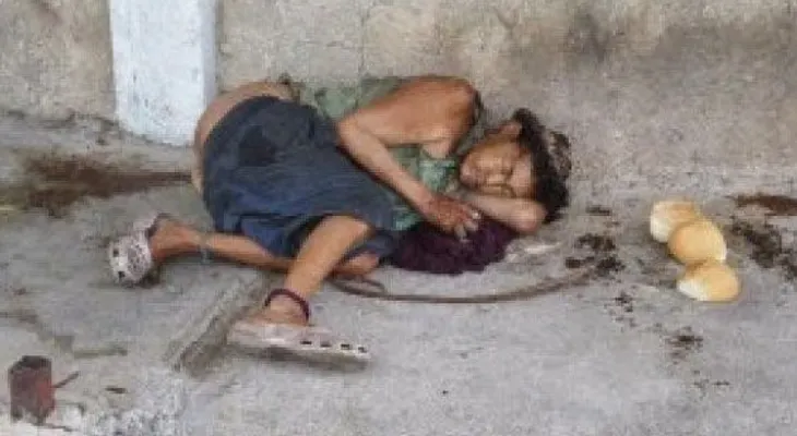 Gusanos se comen viva a una mujer en Barahona