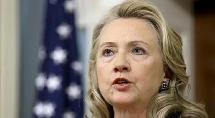 Hillary Clinton puso en riesgo información al usar email personal 