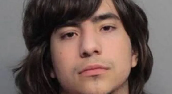Hombre estrangula y cuelga gato de su vecino en Florida