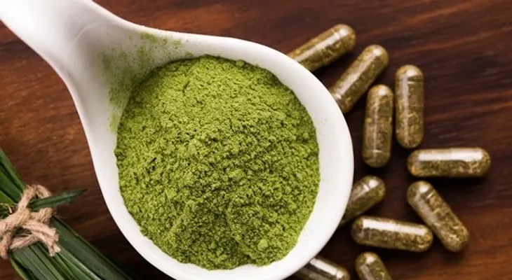 Espirulina: para qué sirve, beneficios y cómo tomar