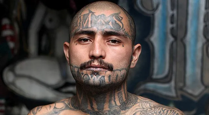 Fotos desde la prisión más temida de El Salvador, donde incluso los guardias no se atreven a entrar