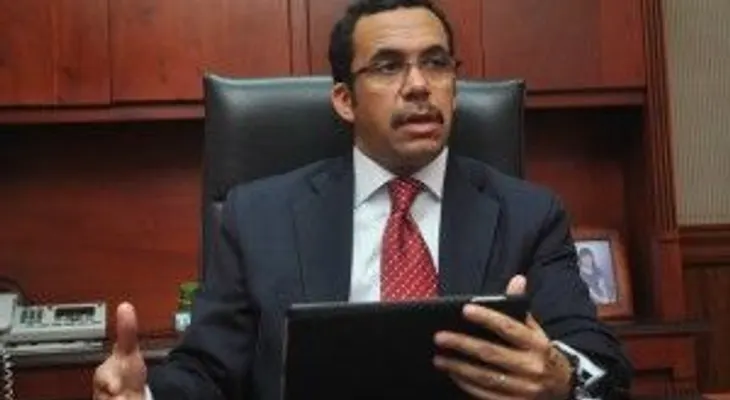 Andrés Navarro dice la falta de cupo en escuelas es por sobrepoblación