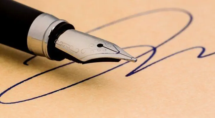 La firma no es solo un garabato: Escribir el nombre completo: es señal de aprecio por sí mismo, seguridad y auto aceptación