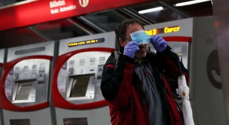España reportó 517 nuevas muertes por coronavirus y una baja en los contagios diarios: 3.477