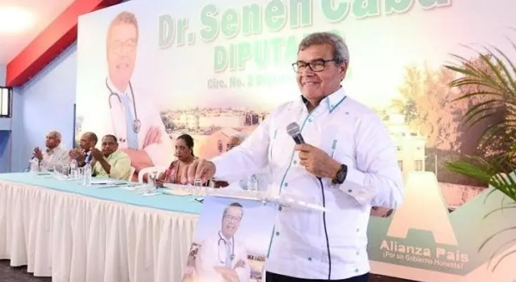 Senén Caba arremete contra Congreso al lanzar candidatura a diputado