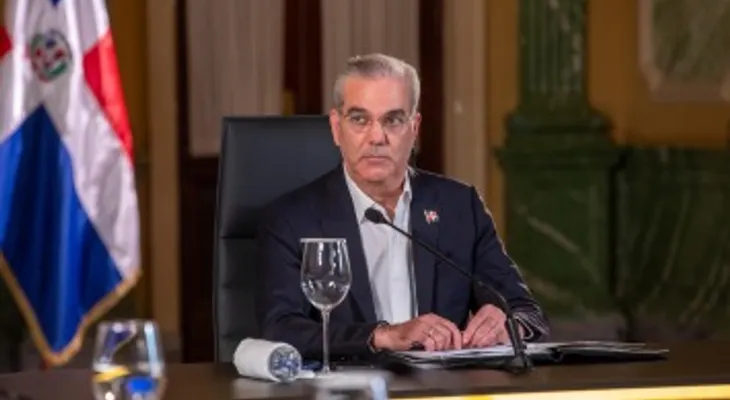Abinader reitera llamado a entregarse a los señalados en órdenes de arresto: «Las autoridades ya los tienen ubicados»