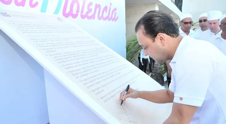 Diputados firman un manifiesto  de no violencia
