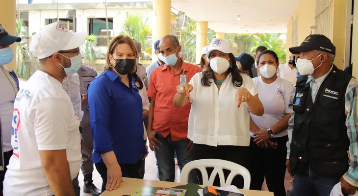 Presidenta ejecutiva de Conani llama a padres de adolescentes a llevarlos a vacunar