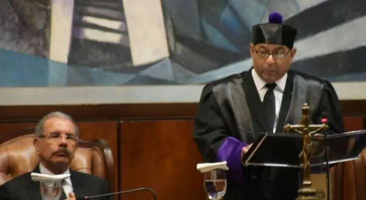 Germán se queja en la presencia de Danilo del  "tan bajo" presupuesto del Poder Judicial  