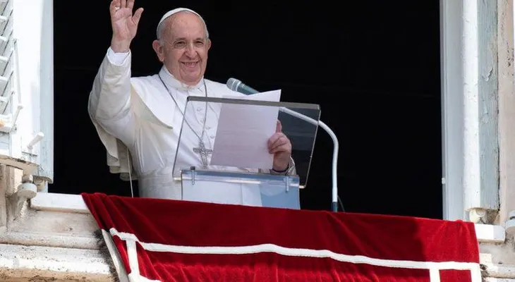 El papa Francisco: "Estoy conmovido por los afectuosos saludos recibidos