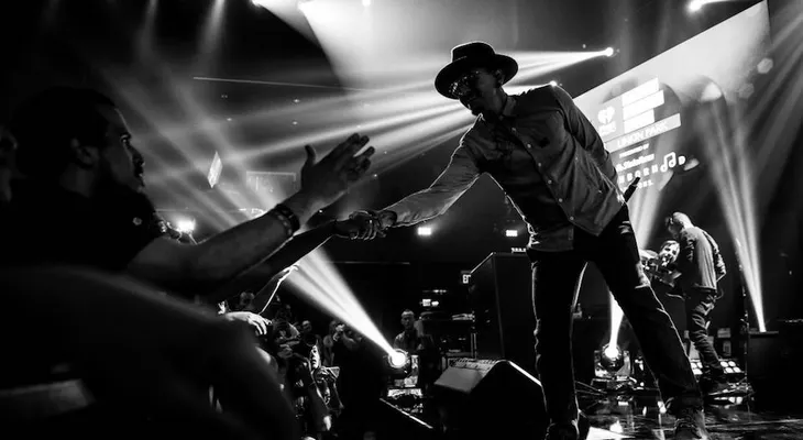Días después de la muerte de Chester Bennington, Linkin Park cancela su gira
