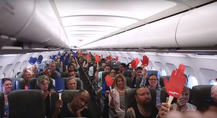 Una aerolínea ofreció a pasajeros un viaje gratis, con una condición