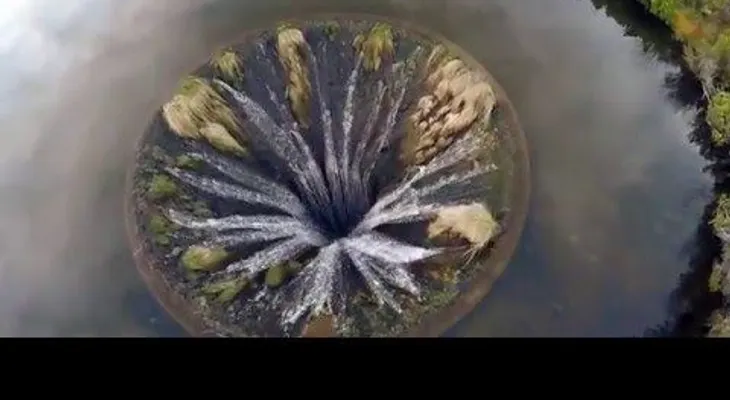 ¿Una puerta a otro mundo? Graban con un dron un impresionante fenómeno en Portugal (VIDEO)
