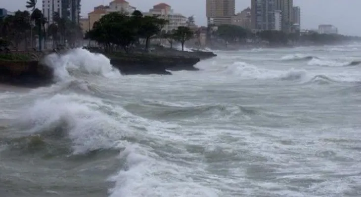 Florida se prepara para tormenta tropical