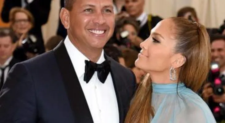 Jennifer y expareja de Alex discuten por monto que debe pagar expelotero por manutención de hijas 