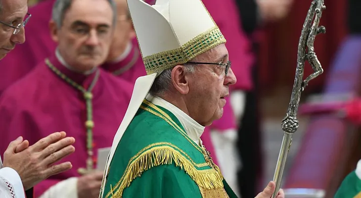El papa Francisco permite la absolución indefinida del aborto