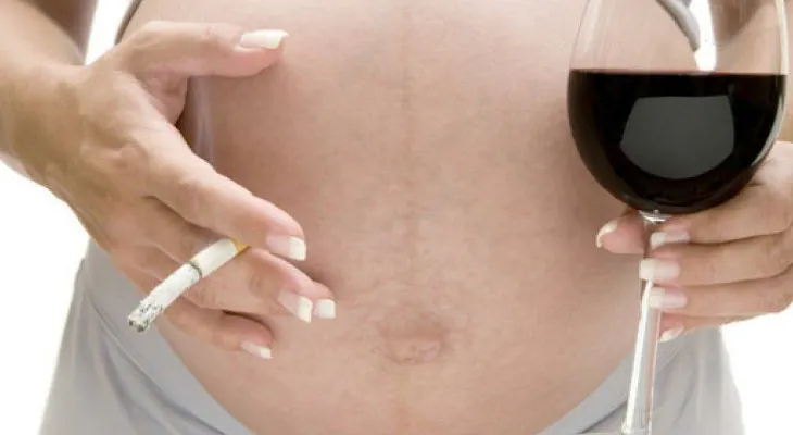 Los efectos del alcohol y el tabaco durante el embarazo