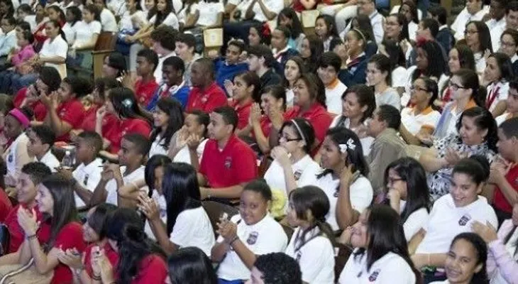 Concluye II Conferencia Internacional para Adolescentes "Pasos hacia tu Grandeza"