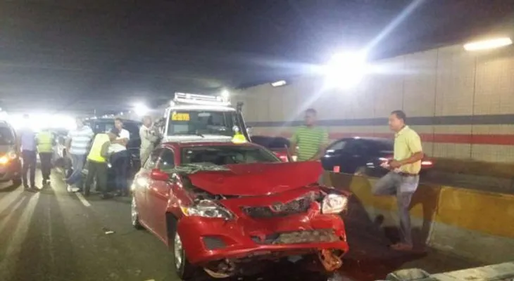 Un triple choque en el túnel de la 27 de Febrero, pero no hay lesionados