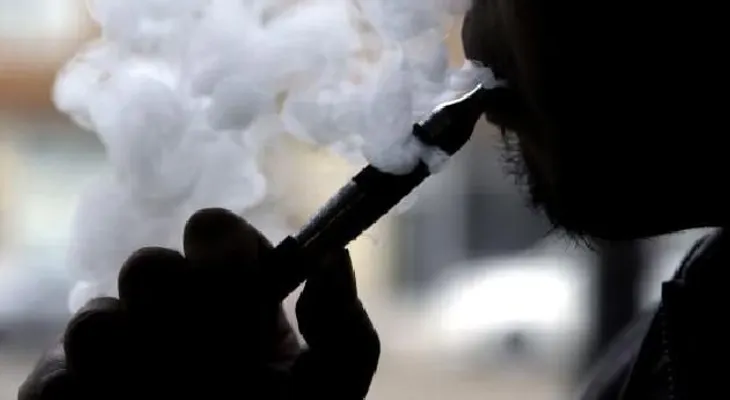 Piden extremar el control del cigarro electrónico