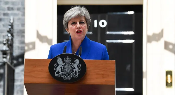 Por qué la historia dice que Theresa May debería renunciar