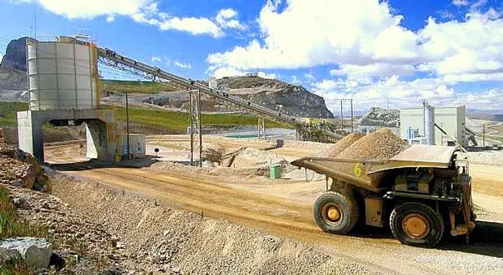 Piden reubicar 600 familias que viven próximo a mina Pueblo Viejo