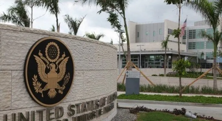 Embajada EEUU suspende operaciones consulares en RD, tras detectar una sustancia desconocida