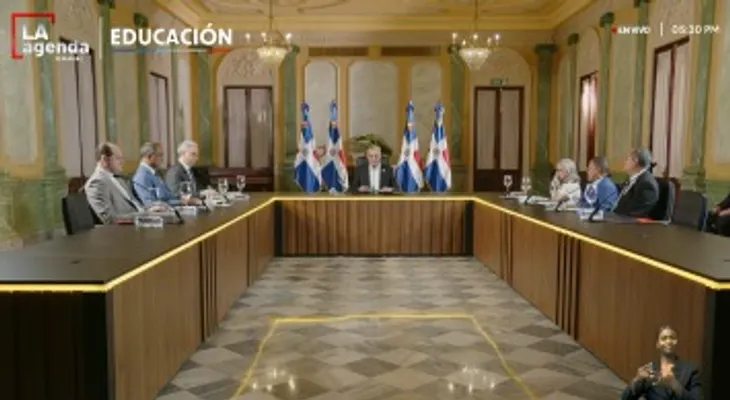 Ministro de Educación anuncia concurso para diseñar nueva escuela dominicana y resalta alcance del transporte estudiantil