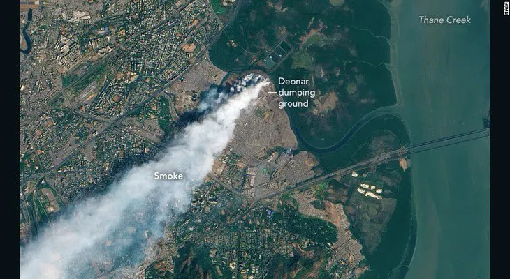 El humo por la quema de basura en Mumbay se puede ver desde el espacio