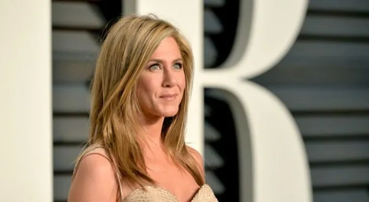 10  celebridades que deformaron su cuerpo