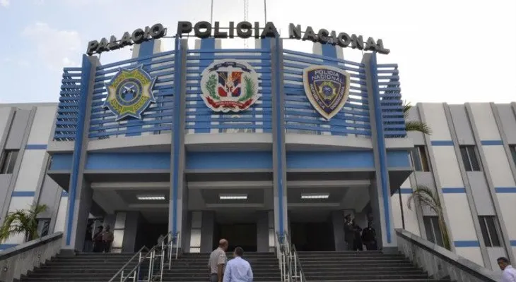 La Policía cierra centro de bebidas en Pedro Brand