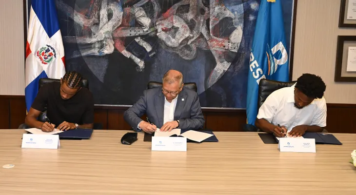 Banreservas suma destacados baloncestistas Montero y Feliz como embajadores